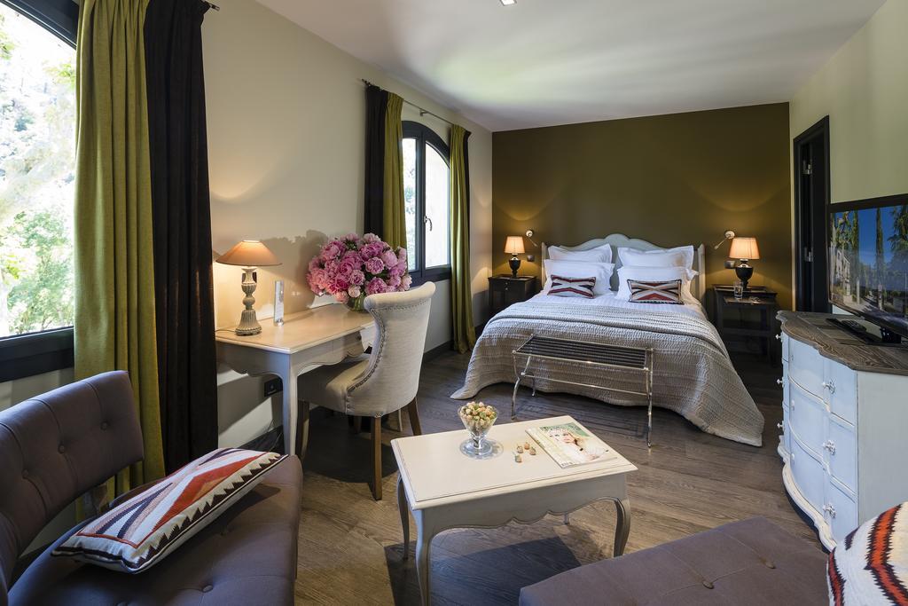 Hostellerie Les Gorges De Pennafort Callas Ruang foto
