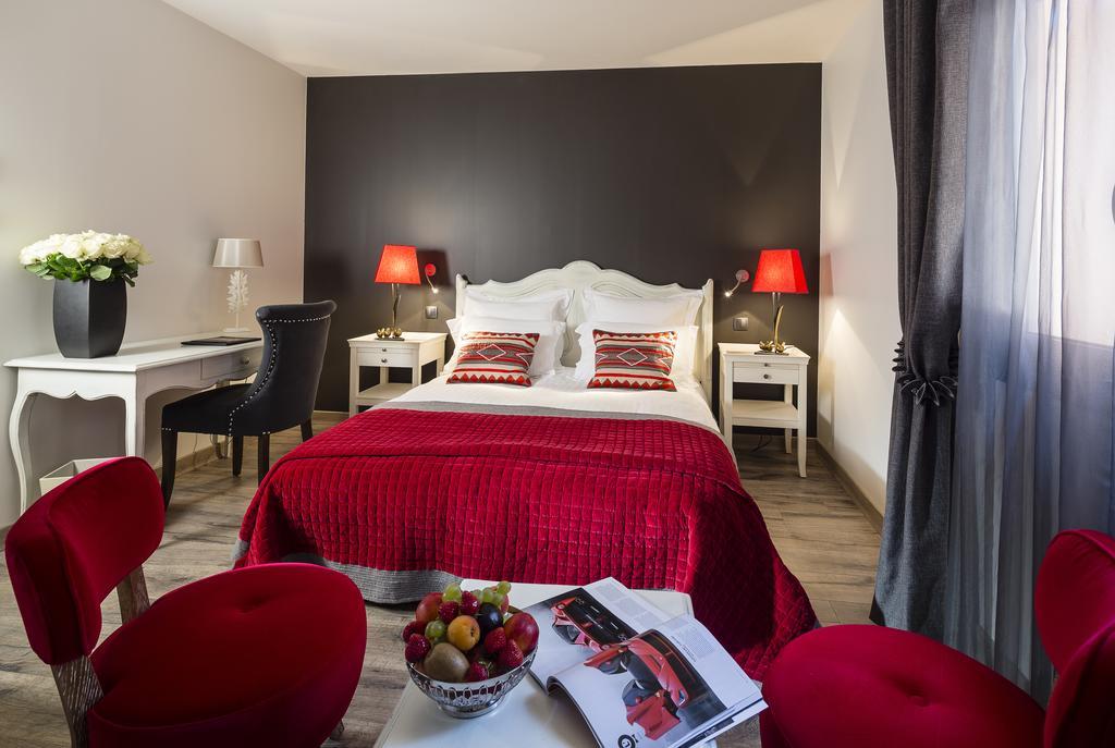 Hostellerie Les Gorges De Pennafort Callas Ruang foto