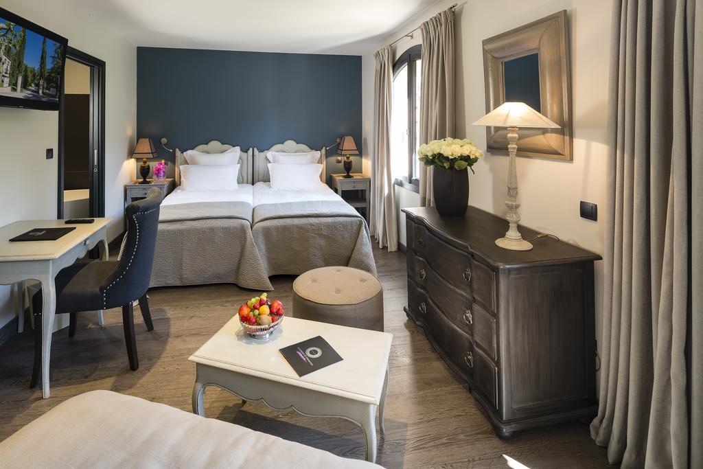 Hostellerie Les Gorges De Pennafort Callas Ruang foto