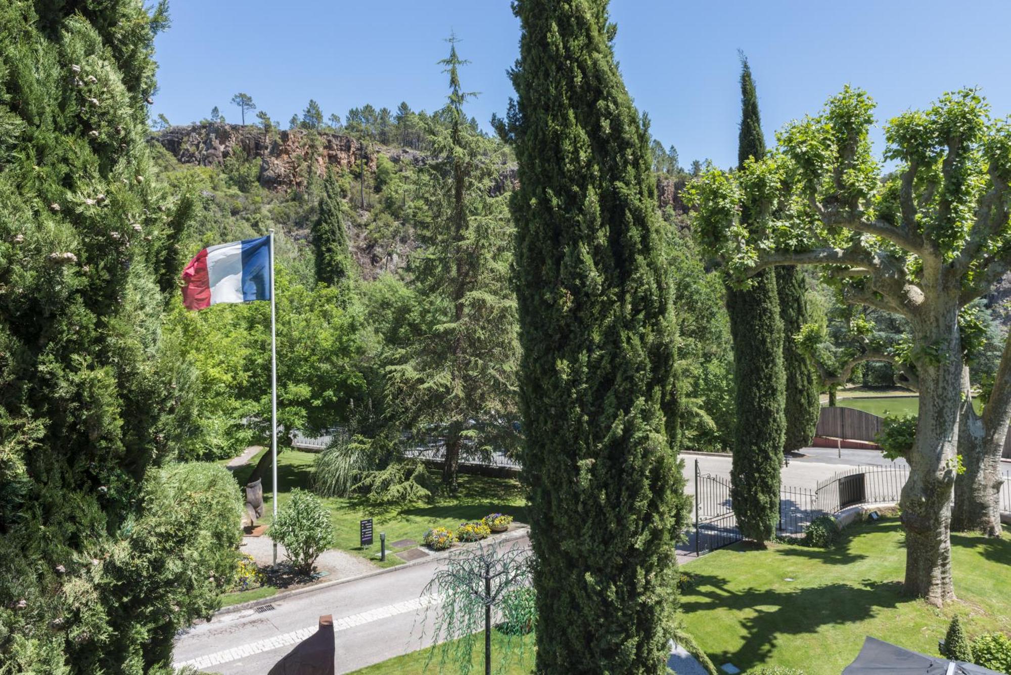 Hostellerie Les Gorges De Pennafort Callas Ruang foto